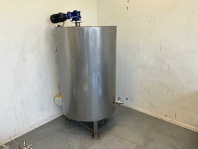 2020 rvs opslagtank met roerwerk - afbeelding 1 van  9