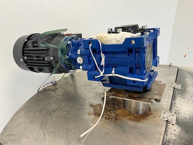 2020 rvs opslagtank met roerwerk - afbeelding 5 van  9