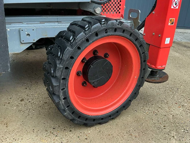 2020 skyjack sj9243 rt axldrive schaarhoogwerker - afbeelding 12 van  39