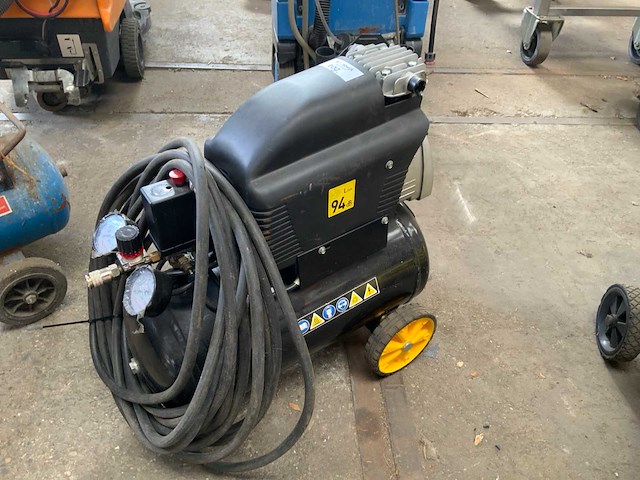 2020 stanley d251/10/245 luchtcompressor - afbeelding 2 van  3