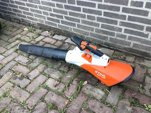 2020 stihl bga200 bladblazer - afbeelding 1 van  3