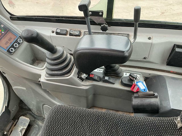 2020 takeuchi tb126 minigraafmachine - afbeelding 25 van  29