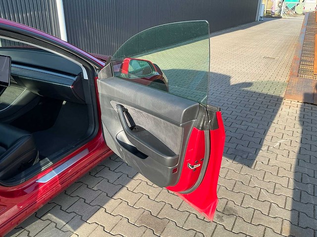 2020 tesla model 3 standard range plus - afbeelding 15 van  23