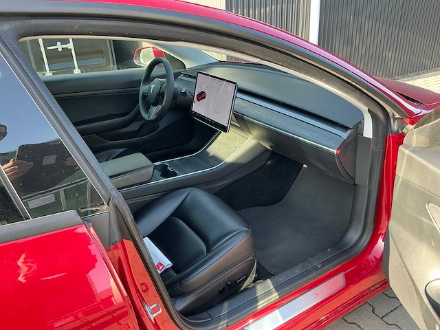 2020 tesla model 3 - afbeelding 21 van  30