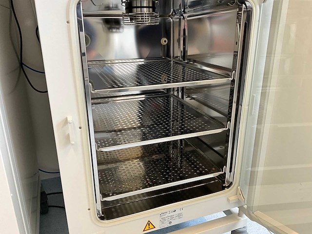 2020 thermo wetenschappelijke heracell 150i gp laboratorium co2-incubator (2x) - afbeelding 11 van  13