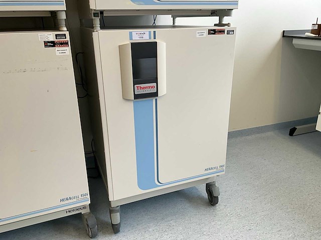 2020 thermo wetenschappelijke heracell 150i gp laboratorium co2-incubator (2x) - afbeelding 8 van  13