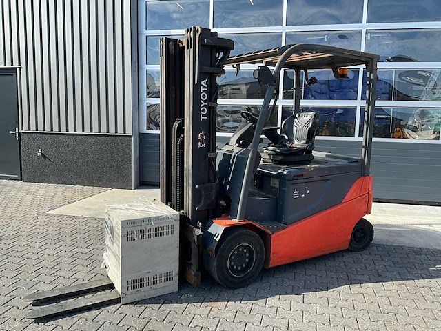 2020 toyota 8fbmt30 vorkheftruck - afbeelding 1 van  13