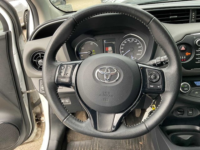 2020 toyota yaris 1.5 hybrid dynamic personenauto - afbeelding 7 van  34