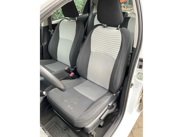 2020 toyota yaris 1.5 hybrid dynamic personenauto - afbeelding 24 van  34