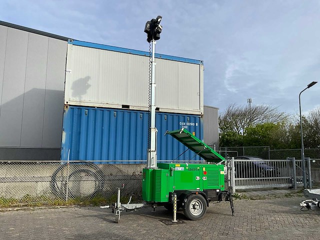 2020 trime x-solar hybrid mobiele lichtmast - afbeelding 10 van  14