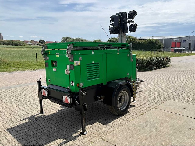 2020 trime x-solar hybrid mobiele lichtmast - afbeelding 13 van  19