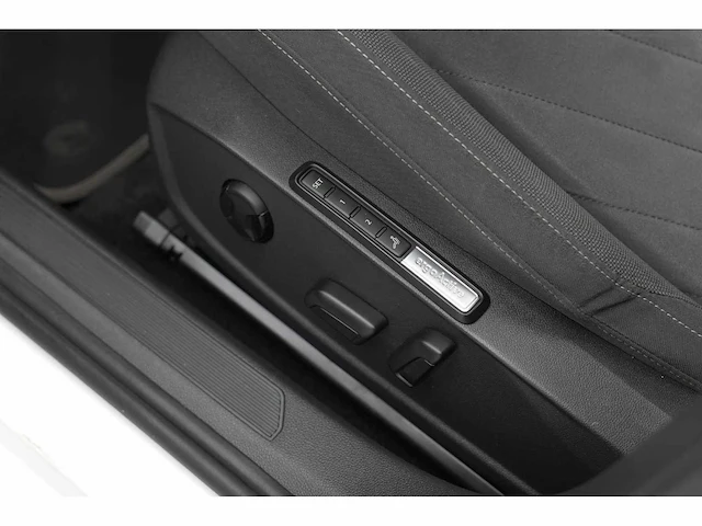 2020 volkswagen golf 1.5 etsi style personenauto - afbeelding 20 van  28