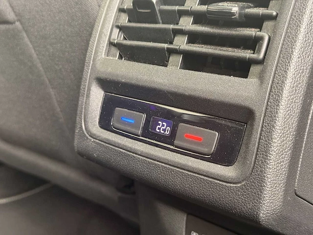 2020 volkswagen golf 1.5 tsi r-line pano bns personenauto - afbeelding 8 van  24