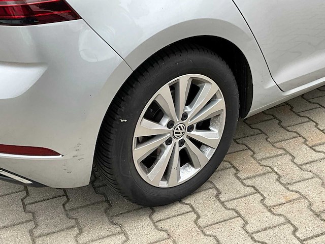 2020 volkswagen golf bluemotion 1.5 tsi cl bns personenauto - afbeelding 2 van  2