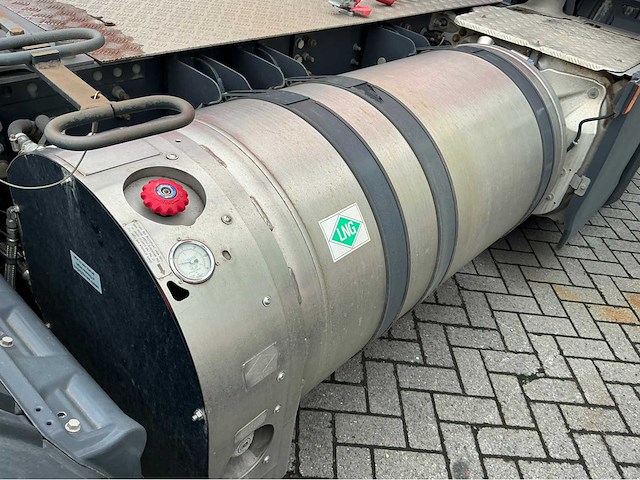 2020 volvo r410 lng trekker op lng (74112-3) - afbeelding 7 van  33