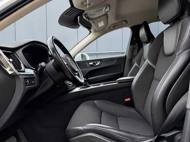 2020 volvo xc60 2.0 d4 automaat inscription personenauto - afbeelding 17 van  18