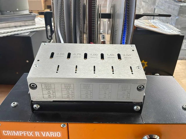 2020 weidmüller crimpfix r vario automatische kabel strip- en krimpmachine - afbeelding 4 van  8