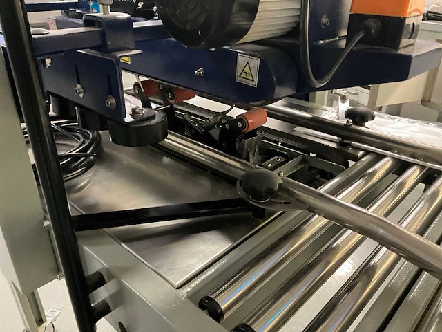 2020 youngsunpack mh fj 1d dozensluitmachine - afbeelding 6 van  7