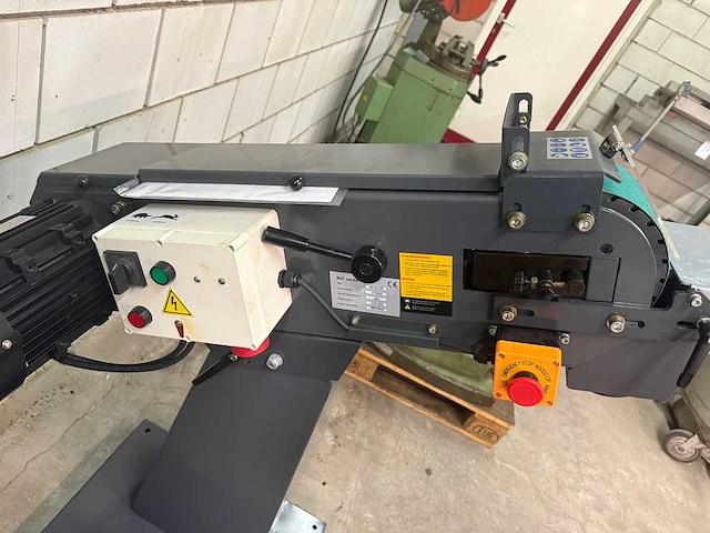 2021 - bs 150-200 - bandschuurmachine - afbeelding 2 van  3