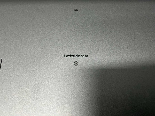 2021 - dell - latitude 5520 - laptop - afbeelding 2 van  4