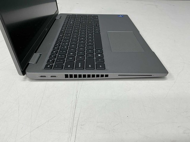 2021 - dell - latitude 5520 - laptop - afbeelding 4 van  4