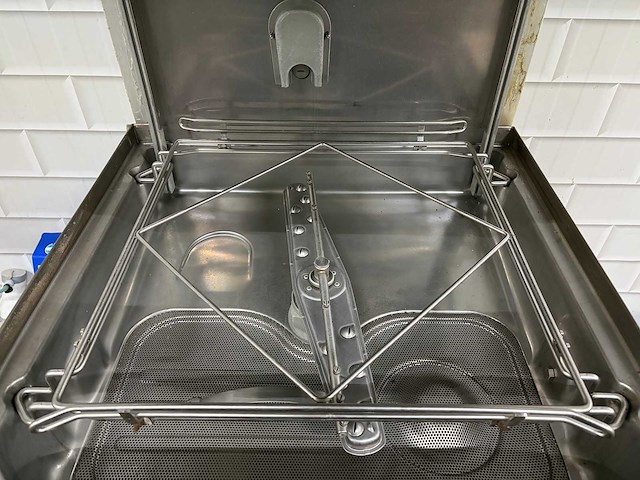 2021 - hakpro - hht8 - korvenvaatwasmachine met diversey zeepsysteem - afbeelding 5 van  10