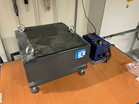 2021 - triltechniekshop ptl-40/40-25 vibreertafel met bonfiglioli frequentieregelaar - afbeelding 8 van  11