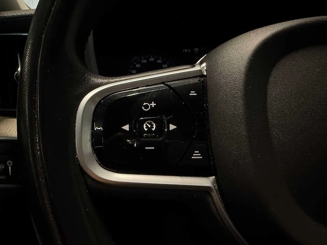 2021 - volvo - xc60 - 2.0 rech. t8 inscr. l-954-kz iaw - afbeelding 28 van  32