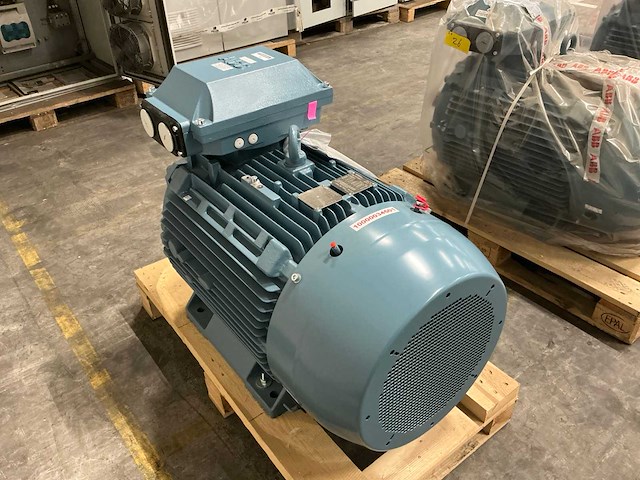 2021 abb m3bp 280smc 4 elektromotor - afbeelding 1 van  4