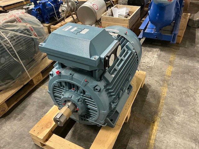 2021 abb m3bp 280smc 4 elektromotor - afbeelding 2 van  4