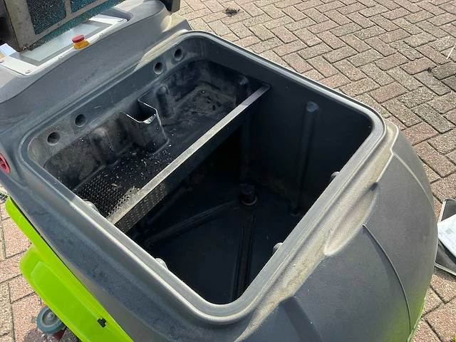2021 adlatus cr700 schoonmaakrobot - afbeelding 11 van  12