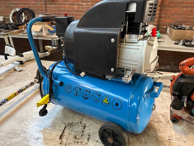 2021 akrpress hl310-25 luchtcompressor - afbeelding 2 van  3
