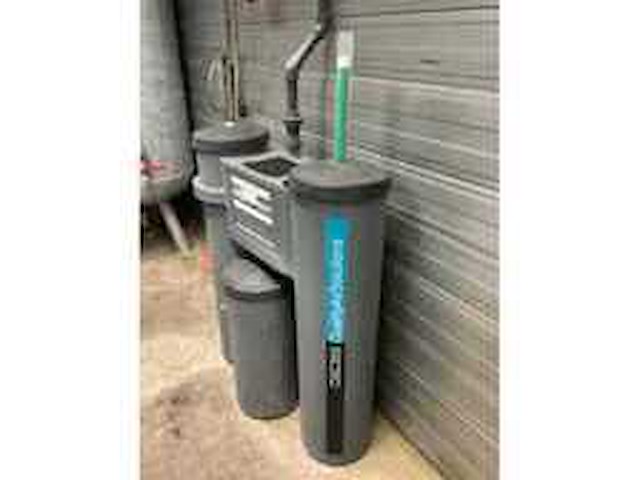 2021 atlas copco ga45vsd+ff schroefcompressor en olieafscheider - afbeelding 2 van  8