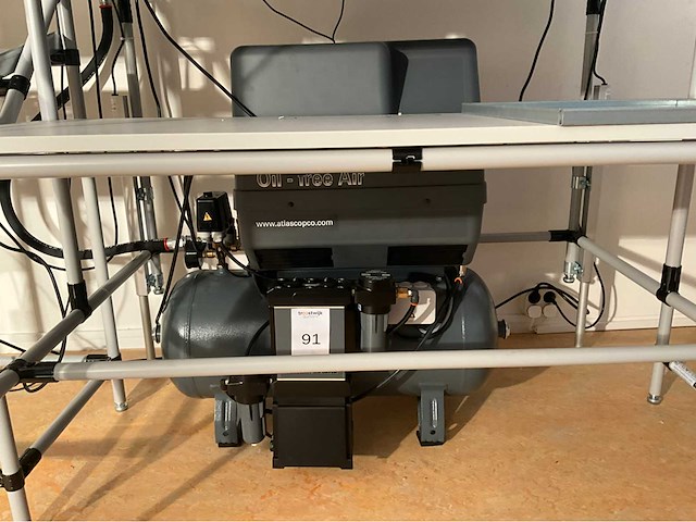 2021 atlas copco lfx0.7-10tm zuigercompressor - afbeelding 1 van  7