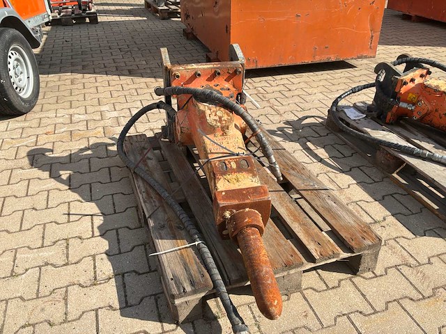 2021 atlas copco sb302 hydraulische breekhamer - afbeelding 2 van  8
