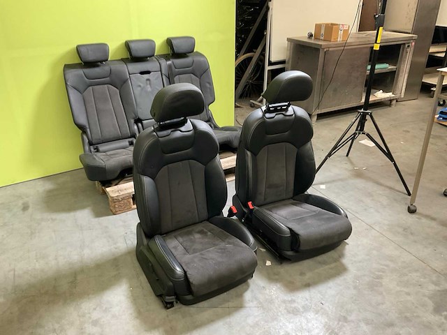 2021 audi q8 voor- en achterstoelen - afbeelding 3 van  10