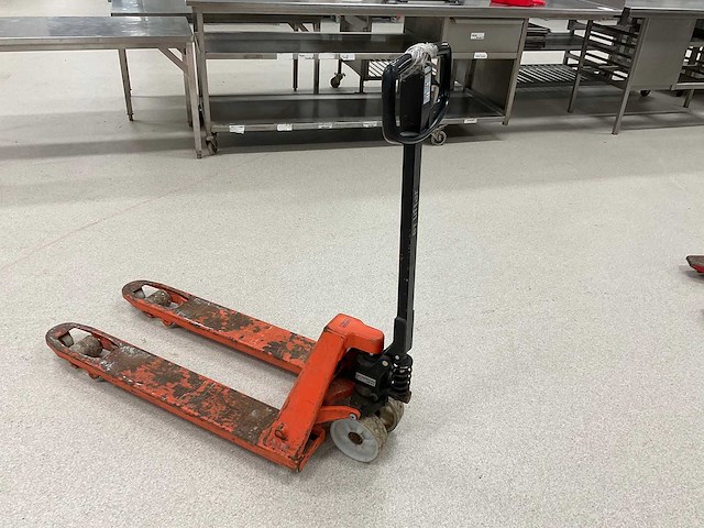 2021 bt lifter lhm230 hand hydraulische palletwagen - afbeelding 1 van  5