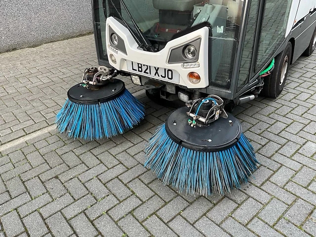 2021 bucher c202 straatveegmachine - afbeelding 2 van  39