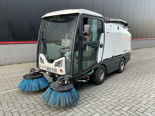 2021 bucher c202 straatveegmachine - afbeelding 11 van  39