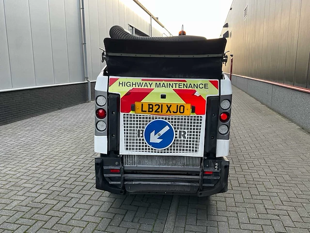 2021 bucher c202 straatveegmachine - afbeelding 29 van  39