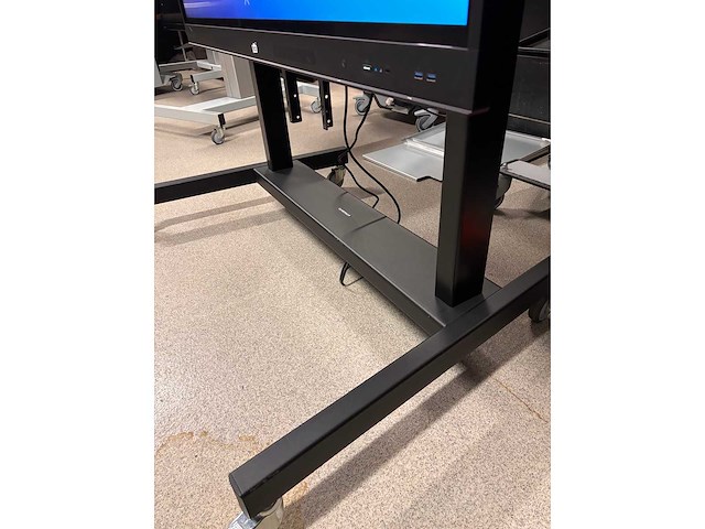 2021 clevertouch impact plus 2 interactive touchscreen 55" - afbeelding 2 van  2