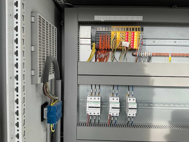 2021 cnc solutions tx200l (u200) spuitrobot - afbeelding 9 van  28