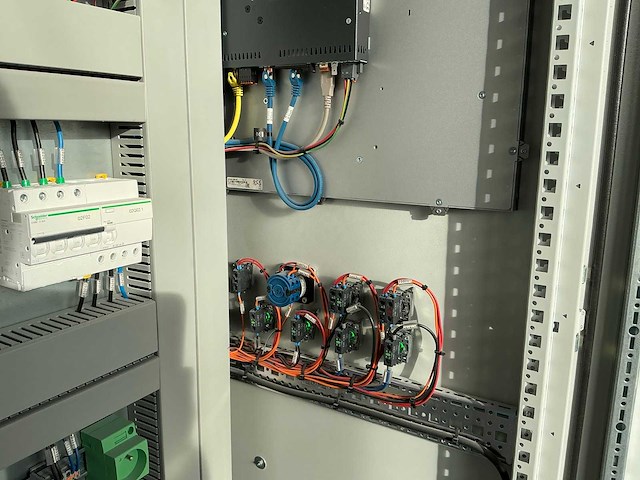 2021 cnc solutions tx200l (u200) spuitrobot - afbeelding 11 van  28