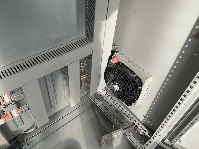 2021 cnc solutions tx200l (u200) spuitrobot - afbeelding 13 van  28