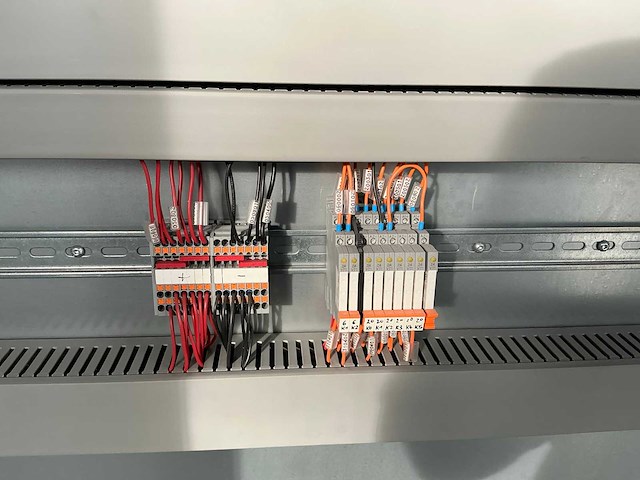 2021 cnc solutions tx200l (u200) spuitrobot - afbeelding 14 van  28