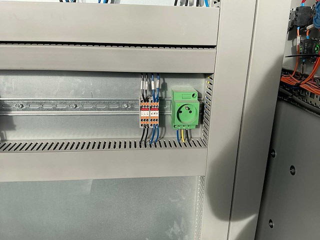 2021 cnc solutions tx200l (u200) spuitrobot - afbeelding 15 van  28