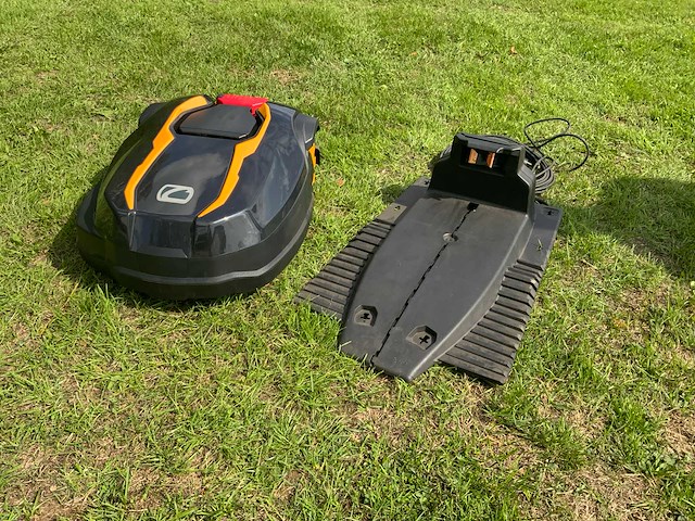 2021 cub cadet robomow xr5 1000 robot grasmaaier - afbeelding 1 van  7