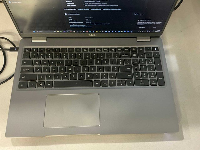 2021 dell latitude 5520 laptop - afbeelding 3 van  5