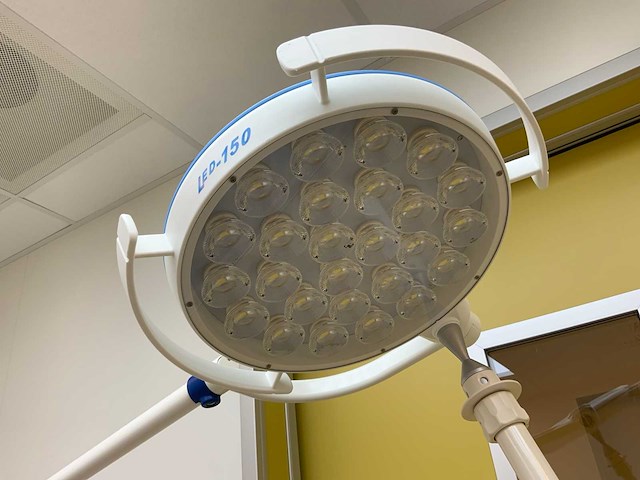 2021 dr mach led 150 operatielamp - afbeelding 7 van  12