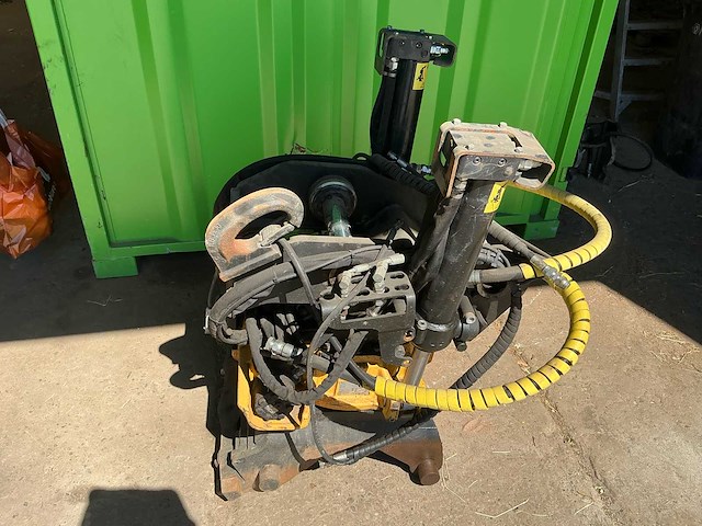2021 engcon ec219 draaikantelstuk - afbeelding 9 van  13